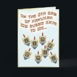 Cartes Pour Fêtes Annuelles 8 Dreidels<br><div class="desc">Attendez une minute ici… Je ne me rappelle pas des dreidels pendant les douze jours de Noël !

 Le puits peut-être là devrait être. C'est une carte drôle qui est grande pour les familles mélangées de foi. Hanoukka heureux !</div>