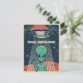 Cartes Pour Fêtes Annuelles Alien UFO de texte personnalisé (Debout devant)