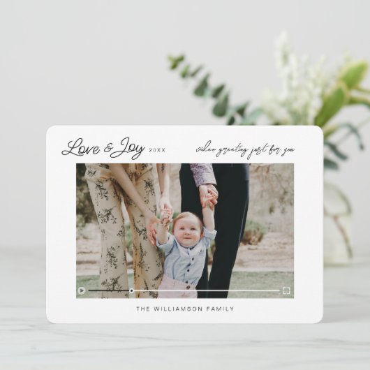 Cartes Pour Fêtes Annuelles Amour & Joie Moderne Minimal QR Code Message vidéo (Debout devant)