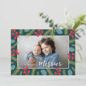 Cartes Pour Fêtes Annuelles Annonce de naissance Berries Pine More the Merrier (Debout devant)