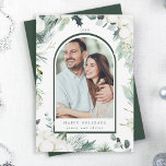 Cartes Pour Fêtes Annuelles Aquarelle À feuillage persistant et Fleurs de coto<br><div class="desc">Ce Noël | Carte de vacances avec une verdure de Noël peinte à la main,  des fleurs de coton accomplies avec des textures dorées et aquarelles et un arrière - plan vert sur le dos.</div>