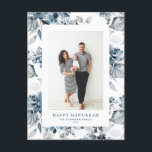 Cartes Pour Fêtes Annuelles Aquarelle Bleu Fleurs Heureux Hanoukka Photo<br><div class="desc">Heureux Hanoukka ! Envoyez des salutations chaleureuses à votre famille et à vos amis avec cette carte postale Hanoukka personnalisable. Il dispose d'une aquarelle motif de fleurs bleues. Personnalisez cette carte postale Hanoukka photo en ajoutant vos détails. Cette carte postale Hanoukka botanique est disponible dans une variété de cartons.</div>