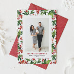 Cartes Pour Fêtes Annuelles Aquarelle Festive Verdure et Winterberry Photo<br><div class="desc">Joyeuses fêtes ! Envoyez des souhaits saisonniers chaleureux avec notre carte de vacances photo personnalisable, avec une belle aquarelle design de baies rouges d'hiver et de verdure luxuriante. Personnalisez avec votre photo préférée et un message personnalisé pour créer un accueil de vacances unique qui sera sûr d'égayer la saison pour...</div>