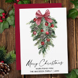 Cartes Pour Fêtes Annuelles Aquarelle Pines Calligraphie Encre Noël Rouge<br><div class="desc">Élégante Calligraphie moderne Encre Script Aquarelle Pins Végétation hivernale avec Burgundy Red Ribbon Bow Ornements de Noël,  Pine Cônes et Holly Berries Joyeux Carte de Noël - Rouge</div>