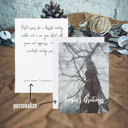 Cartes Pour Fêtes Annuelles Arbre ancien dans une forêt humide