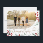 Cartes Pour Fêtes Annuelles Arch Winter Botaniques Photo Noël<br><div class="desc">Avec nos baies d'hiver peintes à la main et nos oeuvres d'art de feuillage, nos salutations de scripts de brosse modifiables et une forme de photo en arc. Le dos de la carte est livré avec un motif correspondant, et un spot pour une photo et un texte personnalisé supplémentaires. Vous...</div>