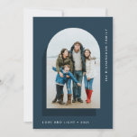 Cartes Pour Fêtes Annuelles Arche Hanoukka simple | Deux photos modernes<br><div class="desc">Ces cartes Hanoukka simples et élégantes disent "Amour et Lumière" et présentent votre photo en forme d'arc moderne sur un arrière - plan bleu riche, avec une autre arche bleu foncé comme accent. Le dos de la carte offre de la place pour une photo supplémentaire, ainsi qu'un court message personnel....</div>