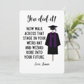 Cartes Pour Fêtes Annuelles Assistant Robe et Casquette Graduation Funny Custo (Debout devant)