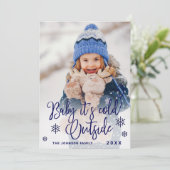 Cartes Pour Fêtes Annuelles Bébé de Noël c'est covid dehors (Debout devant)