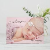 Cartes Pour Fêtes Annuelles Bienvenue au nouveau-né avec annonce de naissance  (Debout devant)