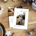 Cartes Pour Fêtes Annuelles Blanc simple moderne Joyeux et photo brillante<br><div class="desc">Voici notre design de carte de vacances White Simple Modern Merry et Bright Photo, où la simplicité rencontre l'élégance avec une touche de charme de Noël. Offrant une esthétique blanche et noire éclatante qui apporte un sentiment de sophistication propre à vos vacances, en faisant un choix contemporain pour ceux qui...</div>