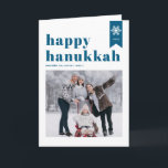 Cartes Pour Fêtes Annuelles Blue Happy Hanoukka Typographie Snowflakes Photo<br><div class="desc">Heureux Hanoukka ! | Envoyez vos souhaits de vacances avec ce carte photo Hanoukka personnalisable. Il présente une typographie bleu rétro audacieuse, un accent simple flocons de neige et un motif festif. Personnalisez en ajoutant des noms, année et photo. Cette photo festive Happy Hanoukka carte est disponible en différentes couleurs...</div>