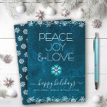 Cartes Pour Fêtes Annuelles Blue Peace Jove Love Snowflake Typographie Simple<br><div class="desc">"Paix, joie et amour." Une illustration ludique, ludique, flocon de neige et typographie moderne sur un arrière - plan d'aquarelle en marbre bleu turquoise et riche vous aide à ouvrir la saison des fêtes. D'autres flocons blancs et des points confettis encadrent la carte. Un motif blanc de flocon de neige...</div>