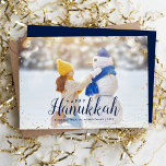 Cartes Pour Fêtes Annuelles Bonne Hanoukka | Parties scintillant Glitz Faux su<br><div class="desc">Des cartes photos de vacances imprimés sur mesure abordables avec des modèles simples pour la personnalisation. Ce design moderne chic a une bordure de confetti en faux parties scintillant et un texte de calligraphie élégant. Le libellé dit "Heureux Hanoukka". Personnalisez-le avec vos photos et ajoutez votre nom de famille et...</div>