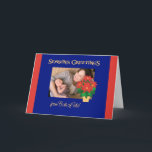 Cartes Pour Fêtes Annuelles Bonnes Fêtes de Poinsettia de nous deux<br><div class="desc">Une carte de Noël lumineuse et festive "Bonnes Fêtes de nous deux" pour personnaliser sur la couverture avec votre propre photo. Le design comprend une casserole dorée de Poinsettias rouges vifs sur un arrière - plan bleu profond d'un collage de papier peint à la main par Judy Adamson. Vous pouvez...</div>