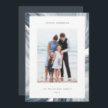 Cartes Pour Fêtes Annuelles Bordure d'agneau glacé | Hanoukka Photo<br><div class="desc">Envoyez vos salutations Hanoukka à vos amis et à votre famille avec nos élégants cartes photos. Conçue pour accueillir une seule photo verticale ou portrait, la carte est dotée d'une bordure de tranche d'agate géode aquarelle en bleu clair moody. Personnalisez avec votre salutation Hanoukka personnalisée et votre(s) nom(s) de famille....</div>