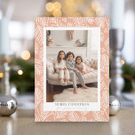 Cartes Pour Fêtes Annuelles Branches Mod Merry - Calligraphie - Photo vertical<br><div class="desc">Utilisez une photo verticale pour faire un accueil unique et branché Joyeux Noël avec un motif de branche de pin lumineux et joyeux sur le dos. Ce design a un aspect abstrait avec des éléments peints et une police manuscrite. Si vous avez besoin de déplacer quelque chose, cliquez sur le...</div>