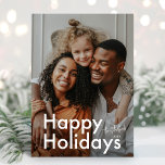 Cartes Pour Fêtes Annuelles Budget Simple Moderne Gras Type Deux Photo<br><div class="desc">Budget Simple Modern Bold Type Two Photo Holiday Card comporte une photo de fond plein sur le devant,  ainsi qu'une autre photo sur le dos et la chambre pour votre message plus long. Cette carte est présentée dans une taille plus petite et sur un papier économique.</div>