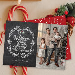 Cartes Pour Fêtes Annuelles Chalkboard Mistletos Script Joyeux Noël Photo<br><div class="desc">'Je Vous Souhaite Un Très Joyeux Noël' Typographie De Salutation Blanche Dans Un Cadre Vintage Traditionnel Défilé, Panneau Rustique De Noël Avec Mistletoes Carte De Vacances Photo. Conçu par fat*fa*tin. Facile à customiser avec votre propre texte, photo ou image. Pour des demandes personnalisées, veuillez contacter fat*fa*tin directement. Des frais personnalisés...</div>