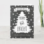 Cartes Pour Fêtes Annuelles Chalkboard Rustique Personnalisé Joyeux et brillan<br><div class="desc">Joyeuse et brillante carte de voeux de Noël avec un effet de tableau de bord rustique, illustrations d'arbre de Noël et de flocons de neige, détails rustiques vintages et texte de style de lettrage moderne à la main, souhaite à vos amis et votre famille bien cette saison de vacances avec...</div>