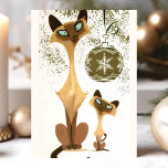 Cartes Pour Fêtes Annuelles Chats de Noël siamois Vintages<br><div class="desc">Carte postale Vintage des fêtes des chats de Noël en Siamais. Ce design présente des chats siamois vintages ornés d'un ornement de noël. Quelle belle scène de vacances rétro.</div>