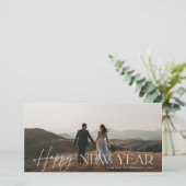 Cartes Pour Fêtes Annuelles Chic Script Panoramic New Year Holiday Photo Card (Debout devant)