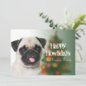 Cartes Pour Fêtes Annuelles Chien carlin contre sapin de Noël avec bokeh (Debout devant)