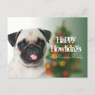 Cartes Pour Fêtes Annuelles Chien carlin contre sapin de Noël avec bokeh