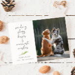 Cartes Pour Fêtes Annuelles Chien photo Sloppy Kisses Christmas Holiday Card<br><div class="desc">Carte de Modèle photo de chien de Noël mignonne avec un texte amusant qui dit "envoyer des baisers et des voeux chauds" dans un texte de script décontracté. Ajoutez des photos de chien. Il y a une illustration des feuilles de pin.</div>