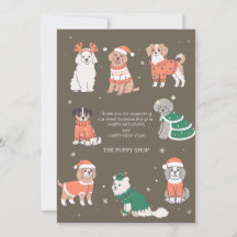 Chiens festifs mignons en sweaters de vacances Ent