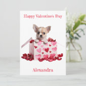 Cartes Pour Fêtes Annuelles Chihuahua Pup Personnalisé Coeurs roses sur Box Va (Debout devant)