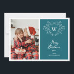 Cartes Pour Fêtes Annuelles Cimetière moderne bleu & blanc classe 2 photos<br><div class="desc">Étendez la joie de Noël avec cette carte de voeux de Noël élégante et moderne avec un design de guitare d'art blanc encadrant une crête classique facilement personnalisable avec vos initiales sur un arrière - plan bleu moderne. Ajoutez un de vos portraits de famille préférés à gauche de cette carte...</div>