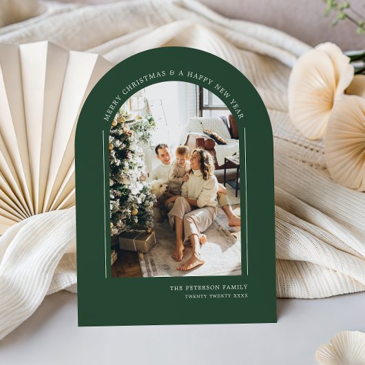 Cartes Pour Fêtes Annuelles Classy Arched Green Modern Christmas Family Photo