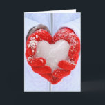 Cartes Pour Fêtes Annuelles Coeur de glace de Noël en gants rouges<br><div class="desc">Coeur de glace en gants rouges pour la saison de Noël</div>