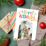 Cartes Pour Fêtes Annuelles Coloré Retro Merry & Bright Christmas Photo<br><div class="desc">Un Noël joyeux et lumineux ! Célébrez la saison avec vos proches et envoyez une carte de voeux photo de style rétro coloré donnant une ambiance de vacances amusante et joyeuse. Personnalisez la photo et les noms. (Photo de Elina Fairytale sur Pexels. Veuillez le remplacer par le vôtre.)</div>