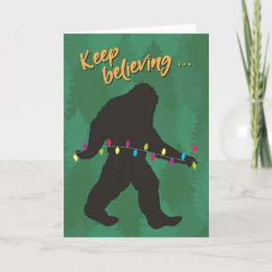 Cartes Pour Fêtes Annuelles Continuez à croire, Bigfoot avec les lumières des 