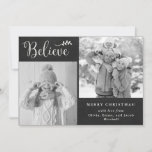 Cartes Pour Fêtes Annuelles Croire | Chalkboard Christmas Photo Collage<br><div class="desc">Cette carte de vacances tendance et rustique dit "Croyez" en écriture manuscrite couleur blanche craie, avec une branche botanique de Noël correspondante. Ajoutez deux de vos photos personnelles préférées sur l'arrière - plan noir, tableau noir. Le dos de la carte est muni d'un motif plaqué en vichy noir et blanc....</div>