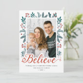 Cartes Pour Fêtes Annuelles Croire Script Hiver Botanical Pine Berries Photo (Debout devant)