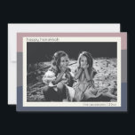 Cartes Pour Fêtes Annuelles Earthy Boho Moderne Abstraite Grèves Hanoukka Phot<br><div class="desc">Ce design moderne présente des formes rayées organiques abstraites dans une belle palette de tons terre de violet,  gris et ocre poussiéreux,  personnalisées avec votre nom et votre photo. Peut être utilisé pour n'importe quel accueil de vacances,  juste customiser le texte.</div>