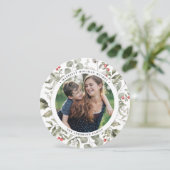 Cartes Pour Fêtes Annuelles Élégant blanc hiver verdure Wreath Photo Round (Debout devant)