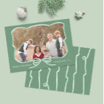 Cartes Pour Fêtes Annuelles Elégant cadre photo Sage Bow Joyeux Noël<br><div class="desc">** Crédit photo : Photographie © Storytree Studios, Stanford, CA ** Elégante aquarelle Joyeux design carte photo de Noël avec cadre vert sauge avec double arc contre un arrière - plan vert foncé et un inversé vert rayé ruban. Les éléments d'aquarelle étaient à l'origine peints à la main par moi...</div>