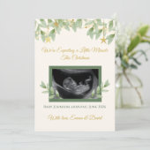 Cartes Pour Fêtes Annuelles Elegant Gold Greenery Christmas Baby Announcement (Debout devant)
