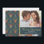 Cartes Pour Fêtes Annuelles Élégant Joyeux Noël Famille Photo<br><div class="desc">Un élégant motif damassé doré et bleu profond sur l'arrière - plan,  avec votre photo préférée et une jolie couronne comme illustration. Écrit "Joyeux Noël" en lettres d'or.</div>