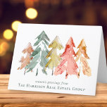 Cartes Pour Fêtes Annuelles Élégant logo d'entreprise QR Code Entreprise Noël<br><div class="desc">Une élégante carte de voeux de vacances d'entreprise avec une belle aquarelle abstraite de pins en vert, rouge, or et orange muet, un accueil saisonnier personnalisable et le nom de votre entreprise. À l'intérieur, ajoutez un message supplémentaire d'appréciation du client, téléchargez votre logo d'entreprise si vous le souhaitez et entrez...</div>