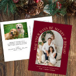 Cartes Pour Fêtes Annuelles Elégante Arc Photo Joyeux Noël Bourgogne<br><div class="desc">Elégante carte postale de Noël rouge bordeaux avec votre photo dans une arche entourée de "Puisse tes Jours être Joyeux & Lumineux" dans la typographie classique serif d'or et votre nom dans la typographie simple or. Au verso,  ajoutez une photo supplémentaire et personnalisez votre salutation de vacances.</div>