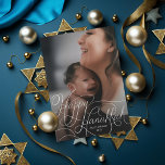 Cartes Pour Fêtes Annuelles Elégante main blanche Lettré Happy Hanoukka Photo<br><div class="desc">"Happy Hanoukka" sur photo avec support à motif optionnel avec texte. Ajoutez votre propre photo au dos si vous le souhaitez.</div>