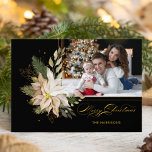 Cartes Pour Fêtes Annuelles Elégante Poinsettias blanche avec verdure or Photo<br><div class="desc">Elégant poinsettia blanc artistique,  feuilles verts,  pin d'hiver,  verdure dorée et pétillants avec la calligraphie personnalisée "Joyeux Noël" et bordure en faux parties scintillant or pour votre photo de vacances sur arrière - plan noir. Inclut les champs de texte modifiables.</div>