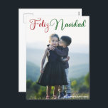 Cartes Pour Fêtes Annuelles Feliz Navidad Red Green Photo de Noël espagnol<br><div class="desc">Elégante carte postale photo Feliz Navidad avec belle typographie cursive en rouge et vert. Ces cartes postales de Noël en Espagne sont des photos de famille de vacances modernes avec un script magnifique et votre nom en blanc sur l'image verticale complète.</div>
