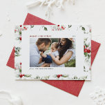 Cartes Pour Fêtes Annuelles Festive Holly Motif Joyeux Noël Photo<br><div class="desc">Joyeux Noël! Envoyez vos salutations chaleureuses à votre famille et à vos amis avec cette carte photo de Noël personnalisable. Il est doté d'un motif d'aquarelle sur un arrière - plan vert foncé. Personnalisez en ajoutant vos détails. Cette carte de Noël botanique est disponible en d'autres couleurs et en carton....</div>