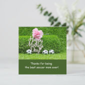 Cartes Pour Fêtes Annuelles Fête des Mères de football avec une fleur de oeill (Debout devant)